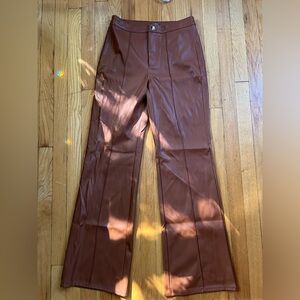 Wild Fable tan, pleather plants, size 4